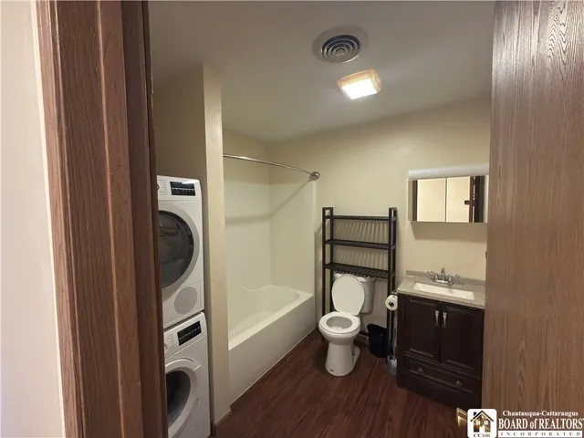 $1,000 | 100-104 East 3rd Street, Jamestown, NY 14701