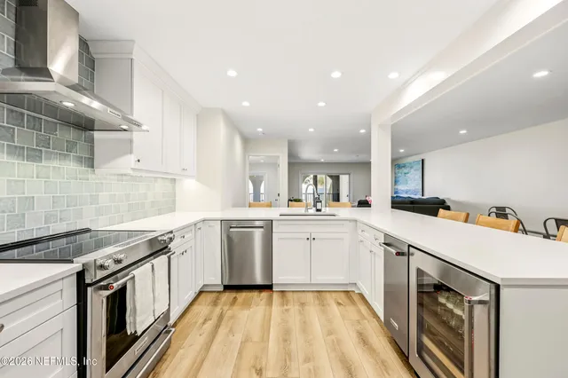 $8,500 | 10 10th Street, Unit 11, Atlantic Beach, FL 32233