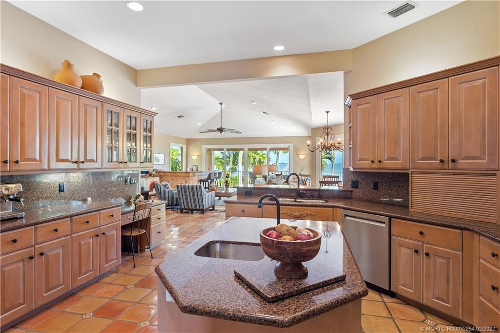 1 Ridgeland Court Stuart, FL 34996 - Photo 12 of 35