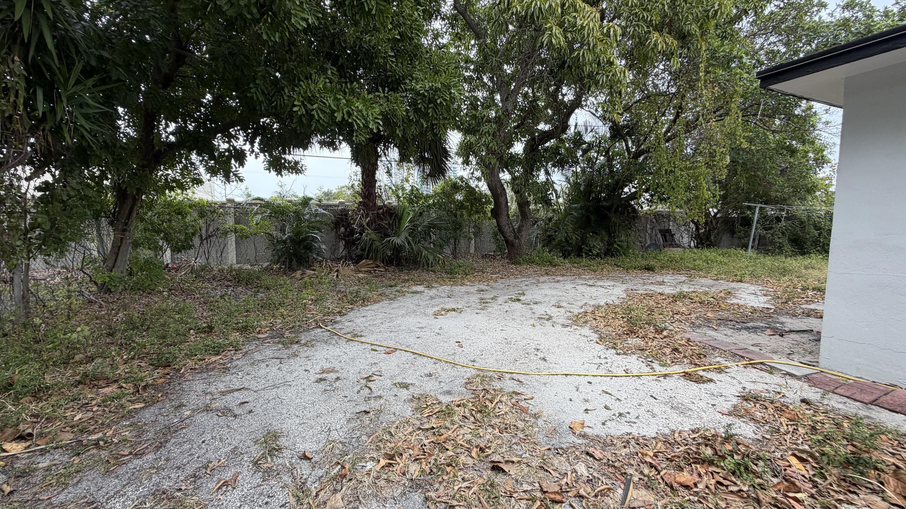 34 West 34th Street Riviera Beach, FL 33404 - Photo 5 of 10 IMG_4561