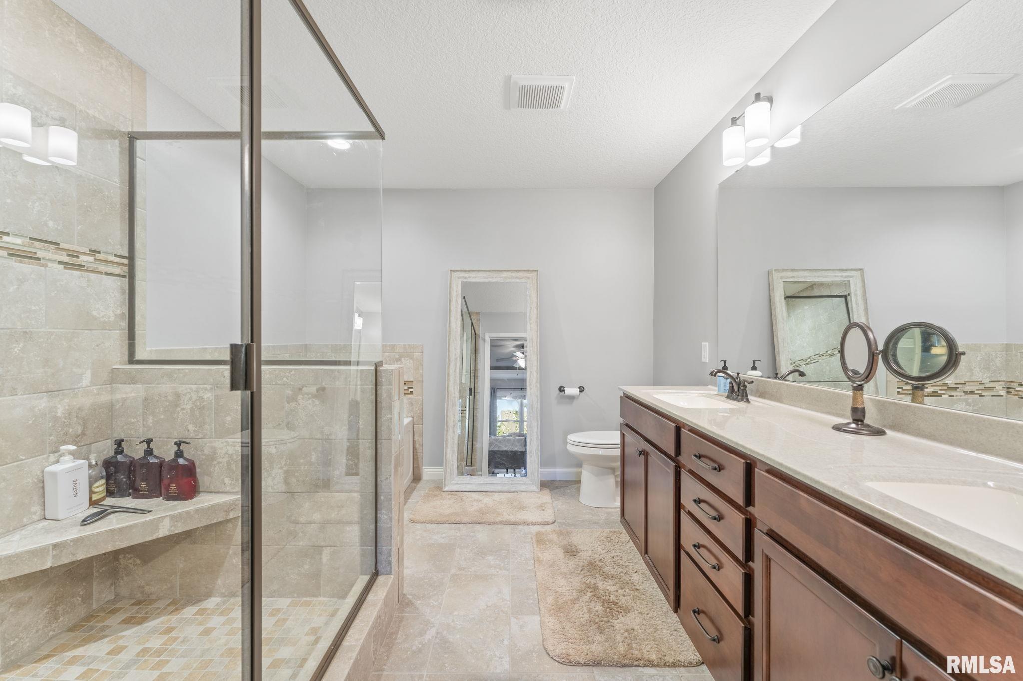 5814 Emily Road Bettendorf, IA 52722 - Photo 21 of 25 Gallery Image 21