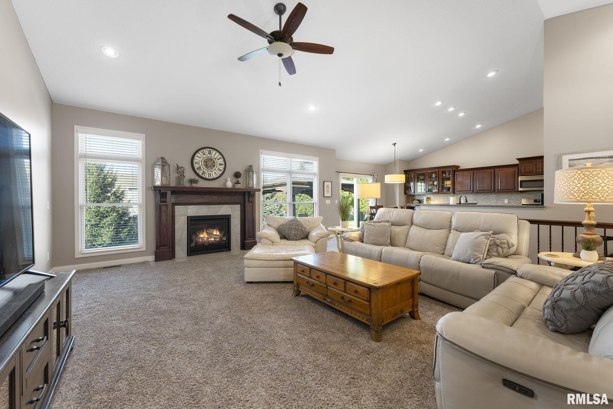 5814 Emily Road Bettendorf, IA 52722 - Photo 4 of 25 Gallery Image 4