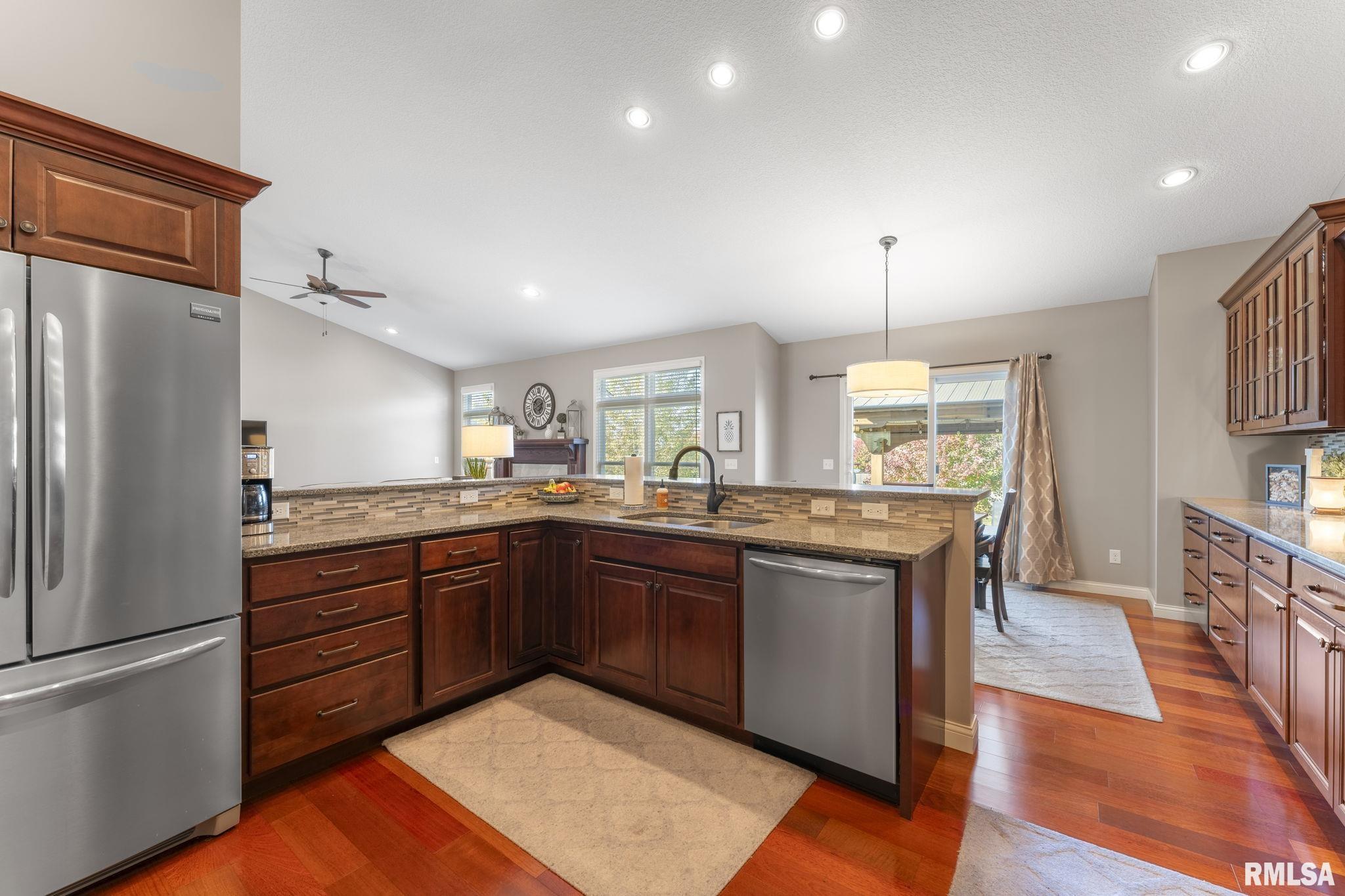 5814 Emily Road Bettendorf, IA 52722 - Photo 9 of 25 Gallery Image 9