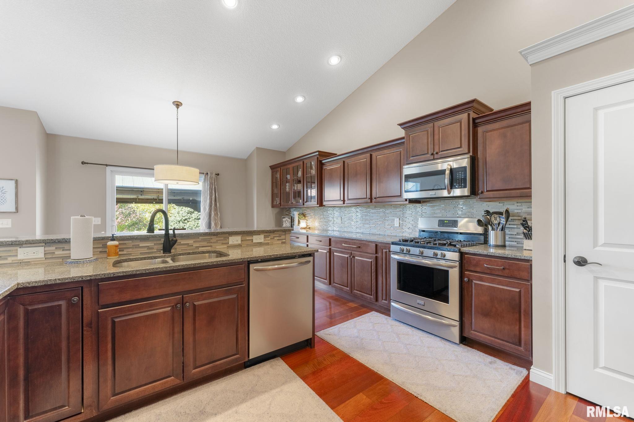 5814 Emily Road Bettendorf, IA 52722 - Photo 10 of 25 Gallery Image 10