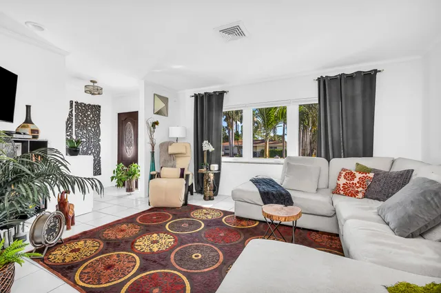 $6,000 | 4799 Northwest 5th Avenue, Boca Raton, FL 33431