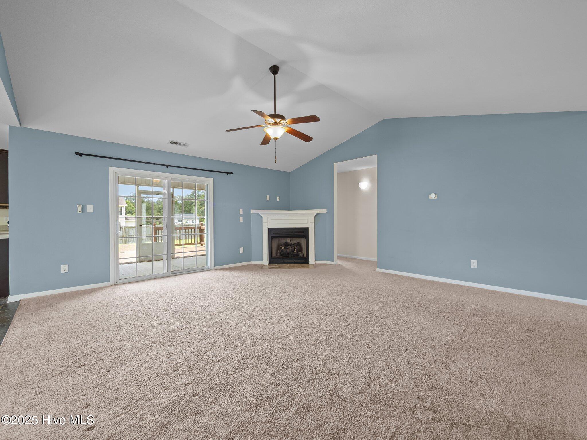 308 Springcreek Court Hubert, NC 28539 - Photo 7 of 50 Living Room