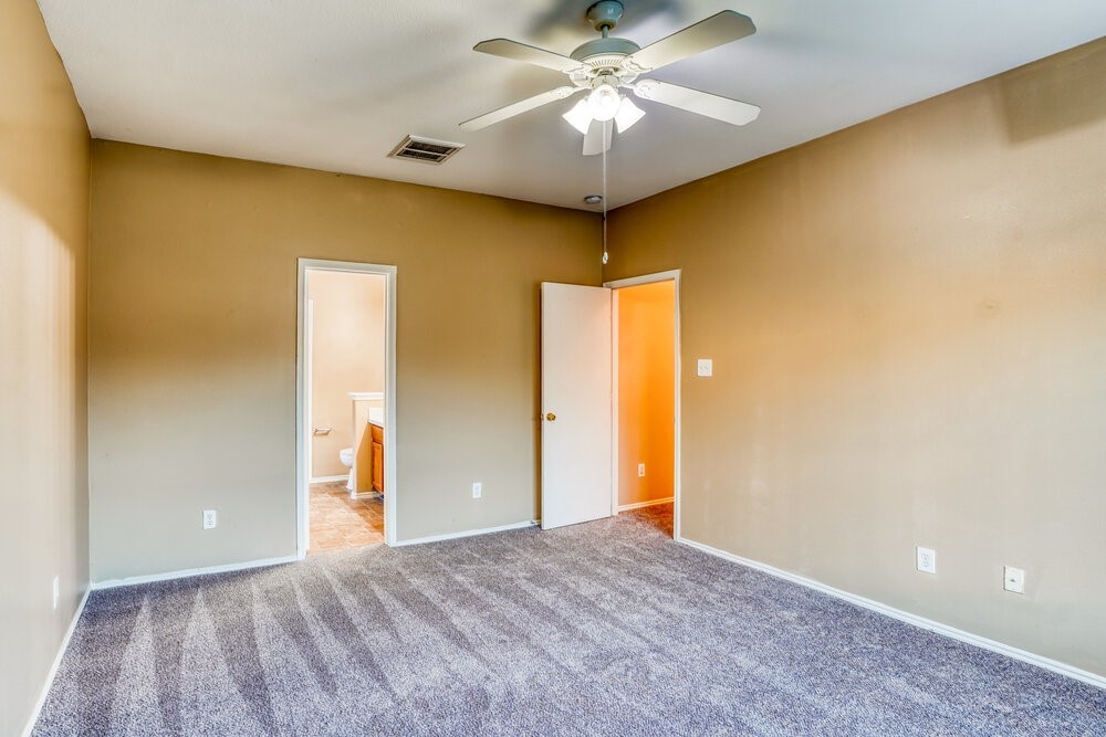 8223 Wainwright Way Rosharon, TX 77583 - Photo 10 of 17 Gallery Image 10