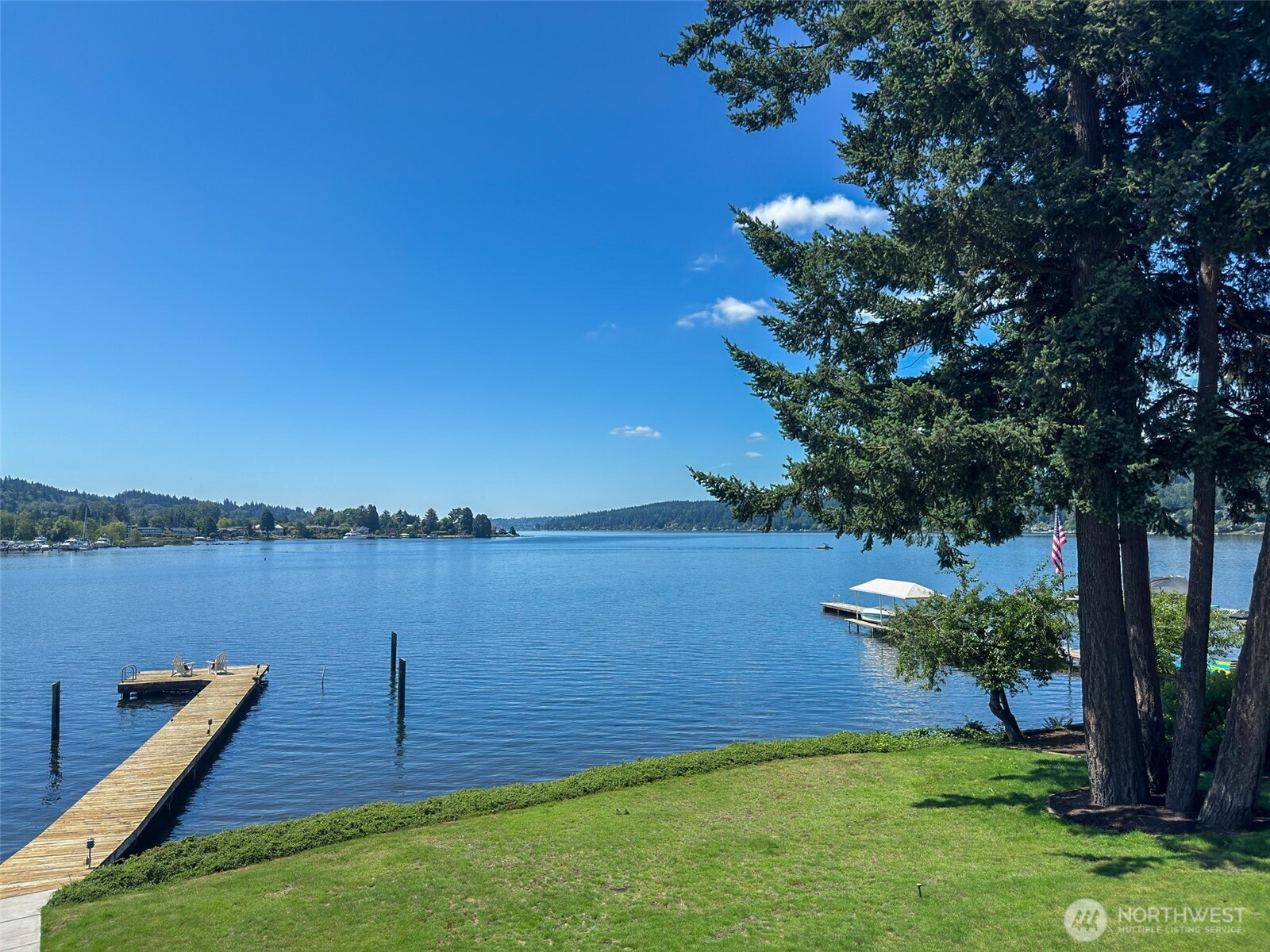 11055 Southeast Lake Road Bellevue, WA 98004 - Photo 3 of 20