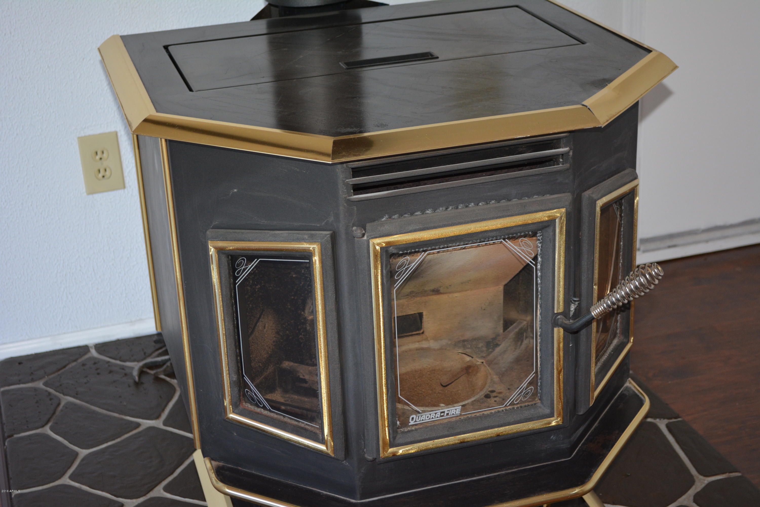108 North Lakeshore Road Payson, AZ 85541 - Photo 9 of 17 Pellet Stove in Living Room