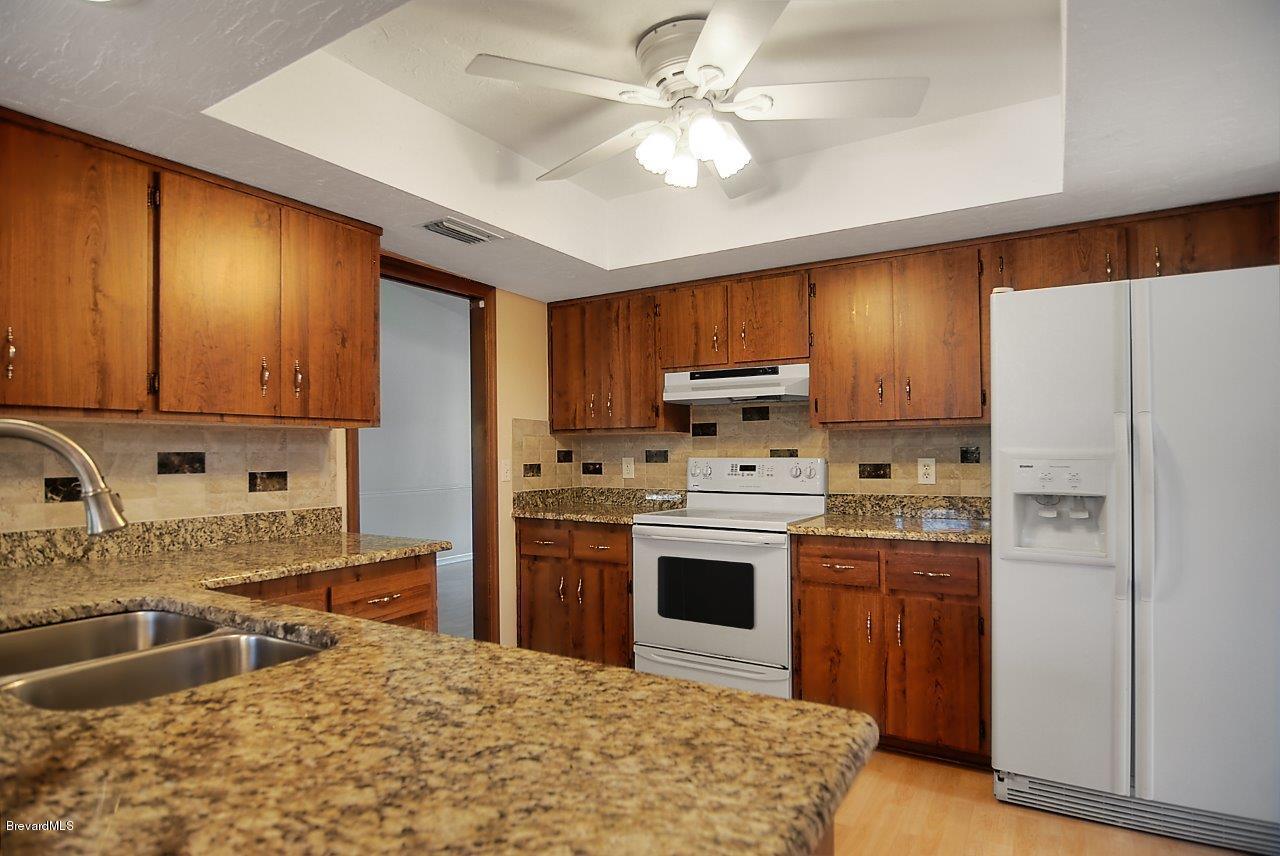 450 Coach Road Satellite Beach, FL 32937 - Photo 4 of 13 Kitchen