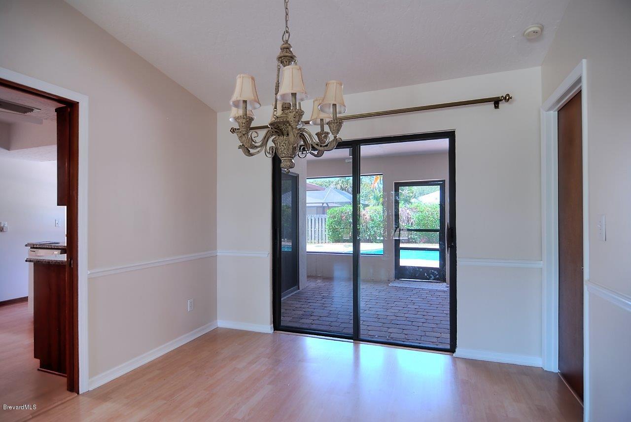 450 Coach Road Satellite Beach, FL 32937 - Photo 5 of 13 Dining