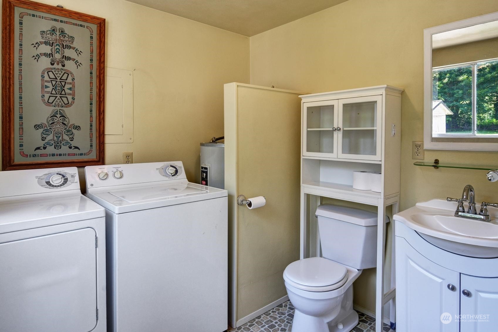 21 North Machias Road Snohomish, WA 98290 - Photo 13 of 21 a bathroom with a sink toilet and a mirror