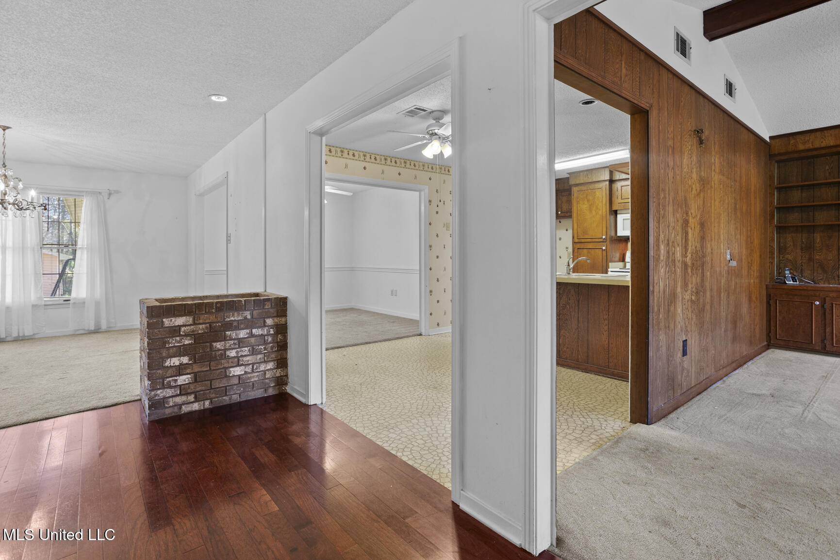 1054 Westbury Square Jackson, MS 39212 - Photo 4 of 21 1000052730