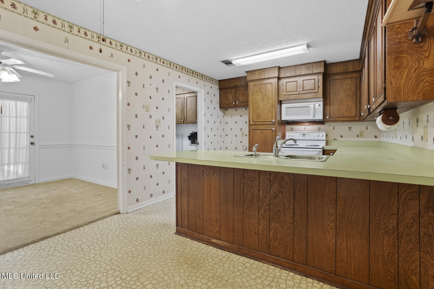1054 Westbury Square Jackson, MS 39212 - Photo 8 of 21 1000052733