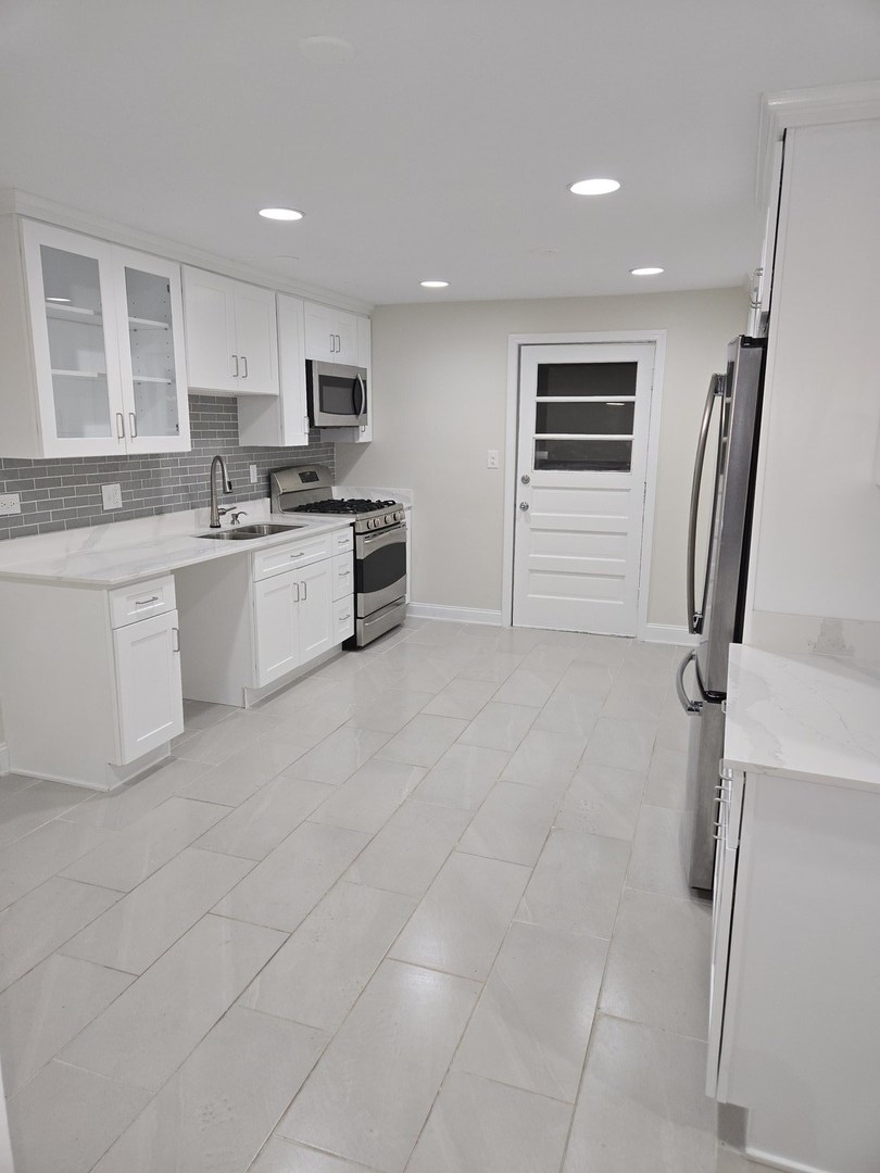 813 Chicago Road Chicago Heights, IL 60411 - Photo 7 of 29