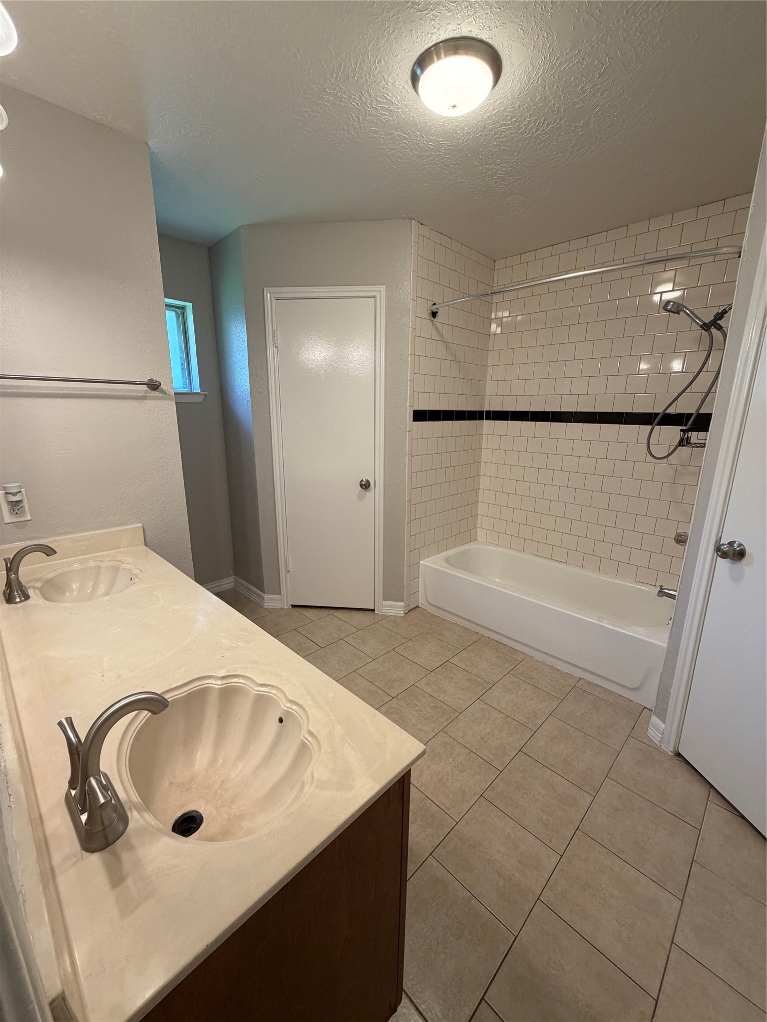 45 Ranch House Loop Angleton, TX 77515 - Photo 17 of 17 Gallery Image 17