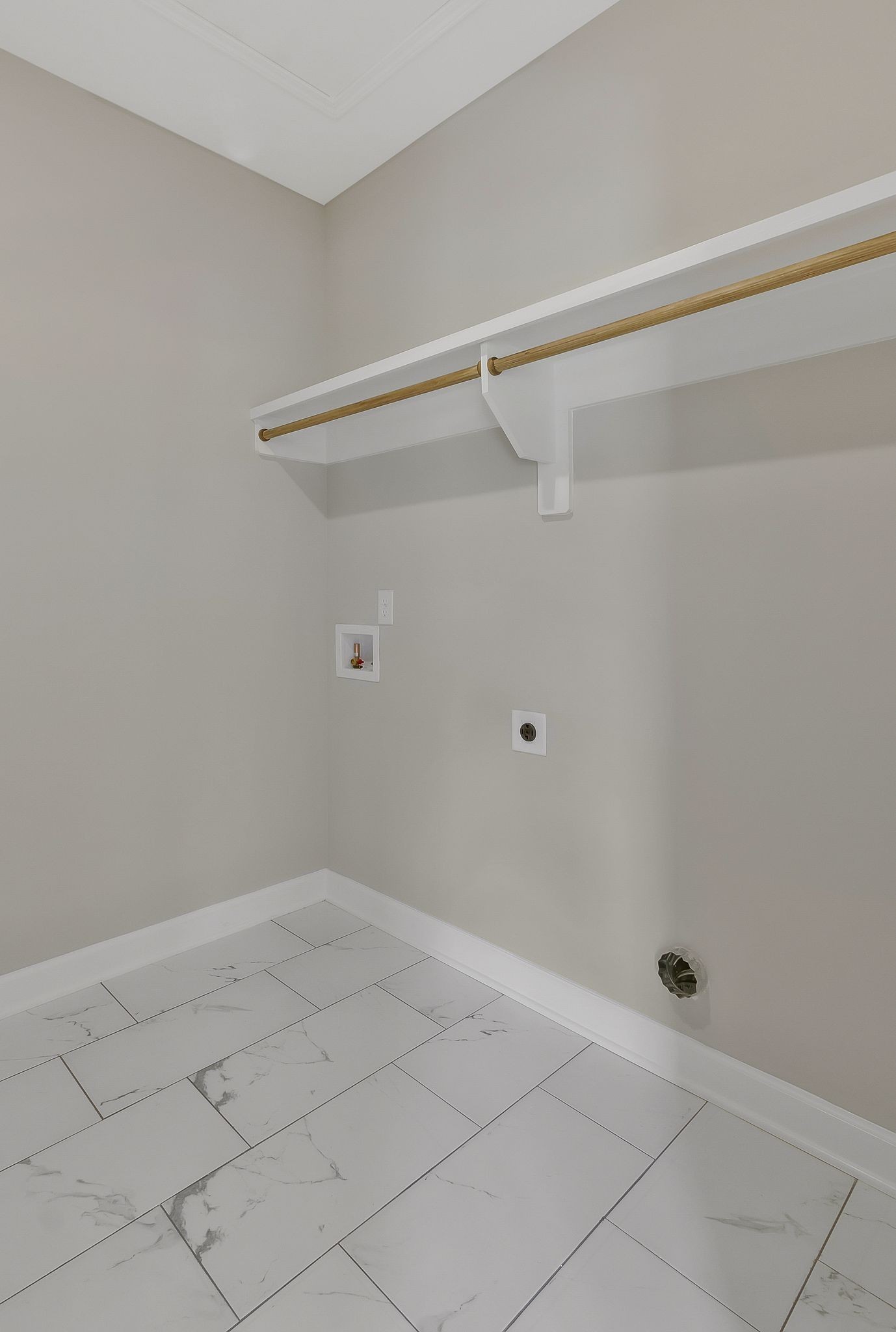 1435 Unionville Deason Road Unionville, TN 37180 - Photo 17 of 33 a view of an empty room