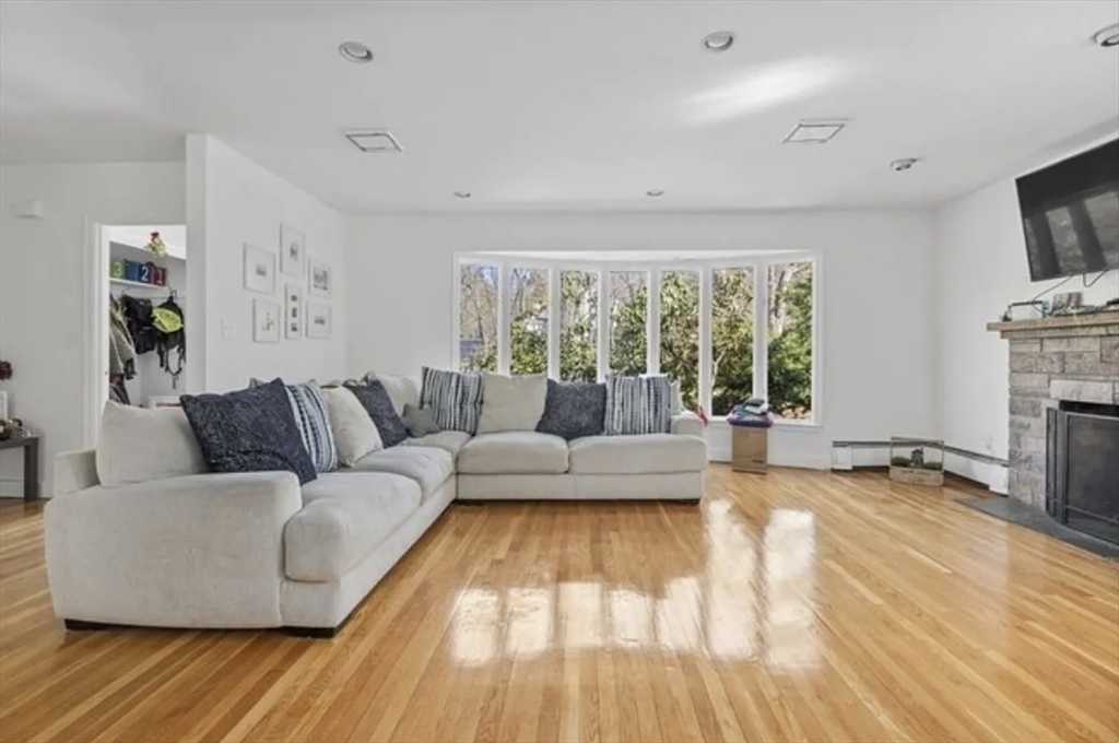 608 Beacon Street Newton, MA 02459 - Photo 3 of 11