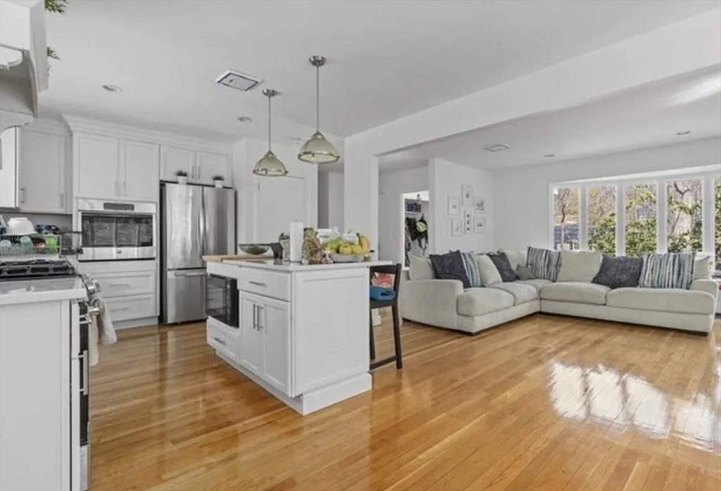 608 Beacon Street Newton, MA 02459 - Photo 5 of 11