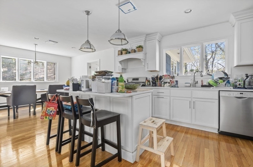 608 Beacon Street Newton, MA 02459 - Photo 10 of 11