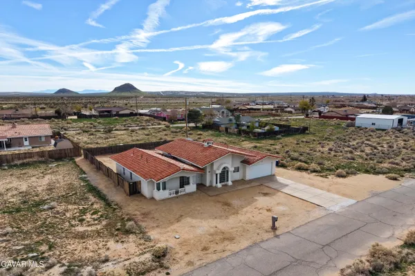 a view of a houses with a terrace