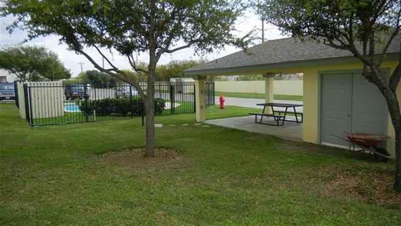 1000 Ranchway Drive, Unit 22 Laredo, TX 78045 - Photo 8 of 9 Gallery Image 8