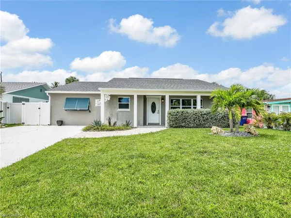 $699,900 | 195 Hibiscus Drive, Fort Myers Beach, FL 33931