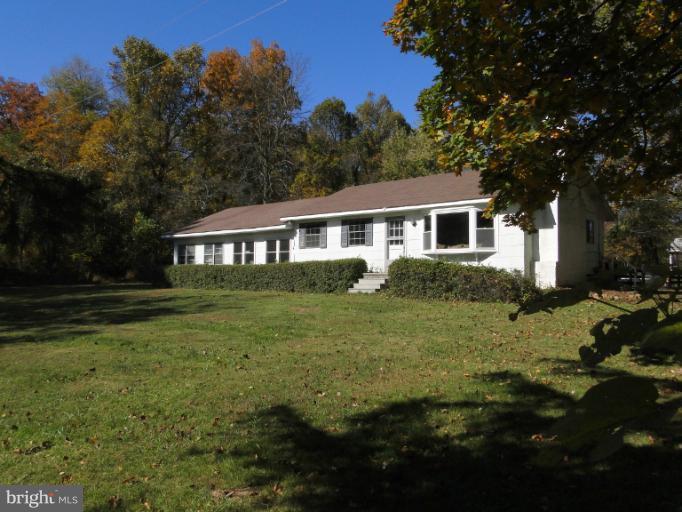 17309 Raven Rocks Road Round Hill, VA 20141 - Photo 2 of 20 Exterior (Front)