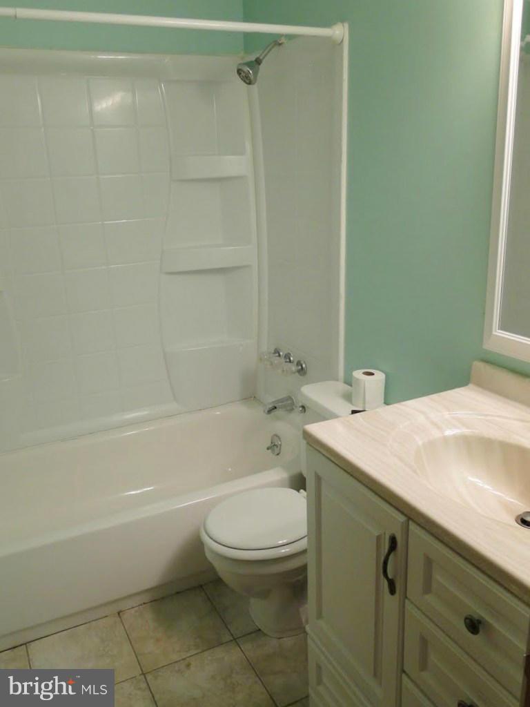 17309 Raven Rocks Road Round Hill, VA 20141 - Photo 13 of 20 Bath