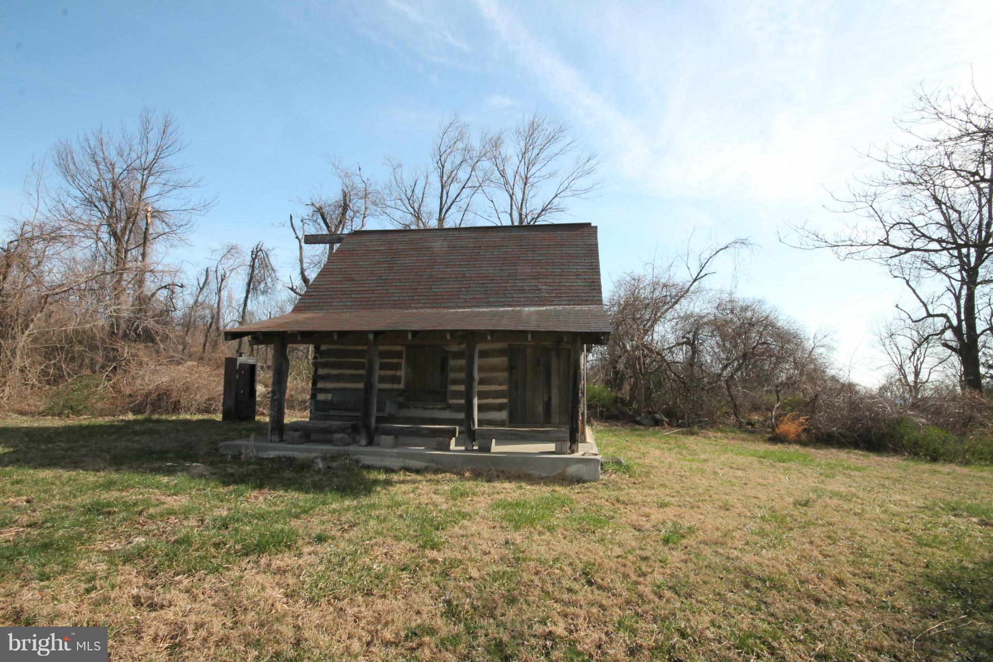 17309 Raven Rocks Road Round Hill, VA 20141 - Photo 15 of 20 Cabin