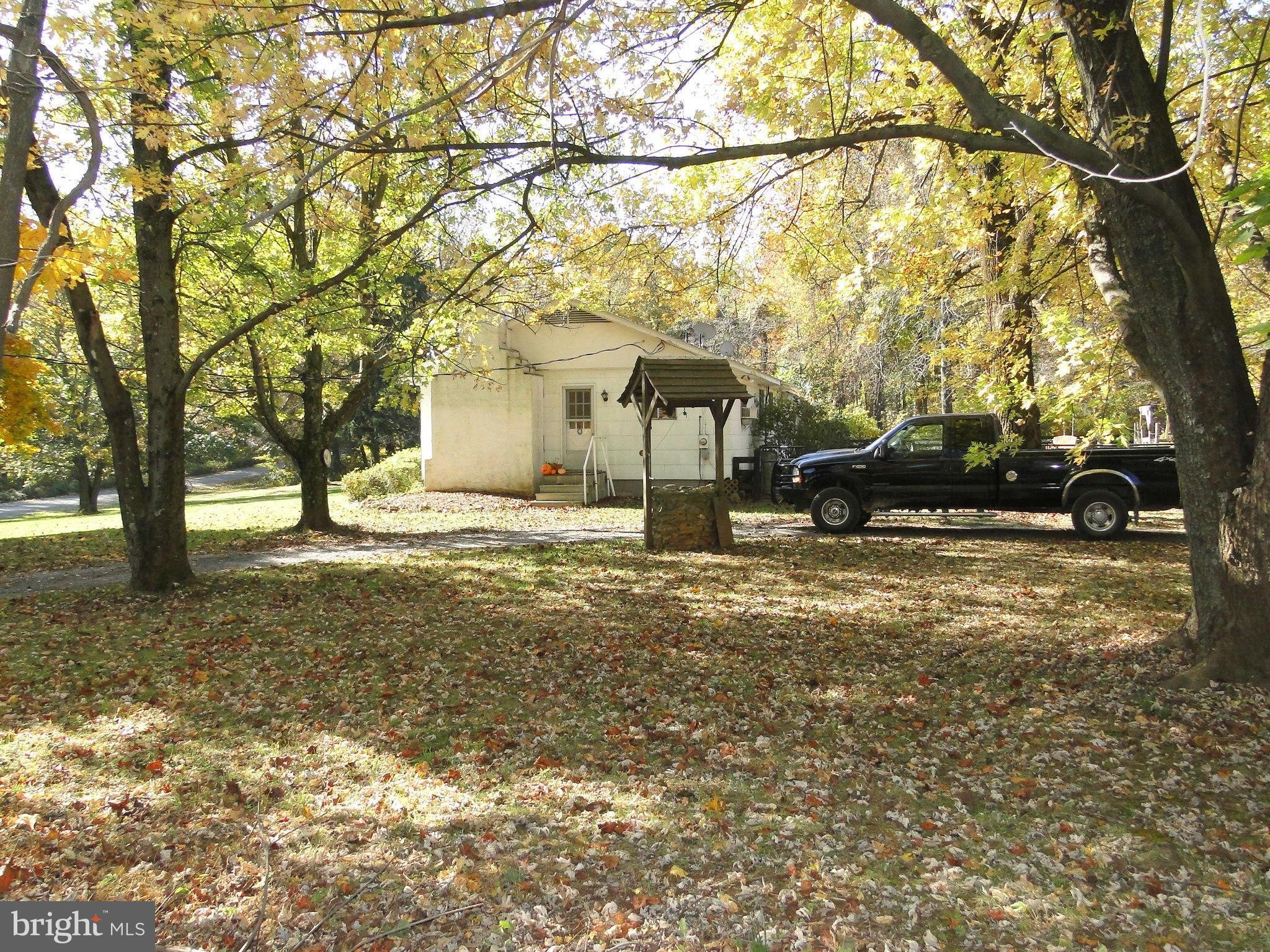17309 Raven Rocks Road Round Hill, VA 20141 - Photo 20 of 20 Side of House