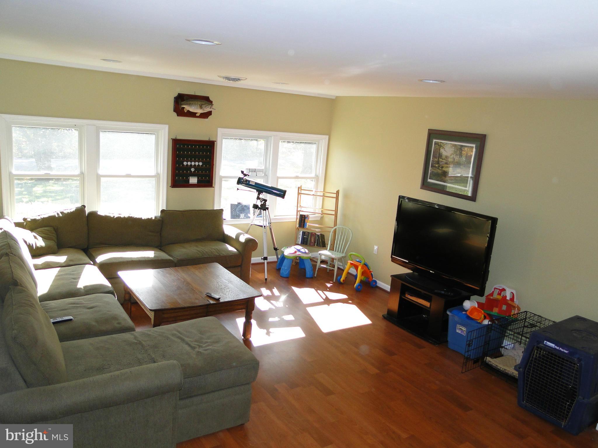 17309 Raven Rocks Road Round Hill, VA 20141 - Photo 9 of 20 Interior (General)
