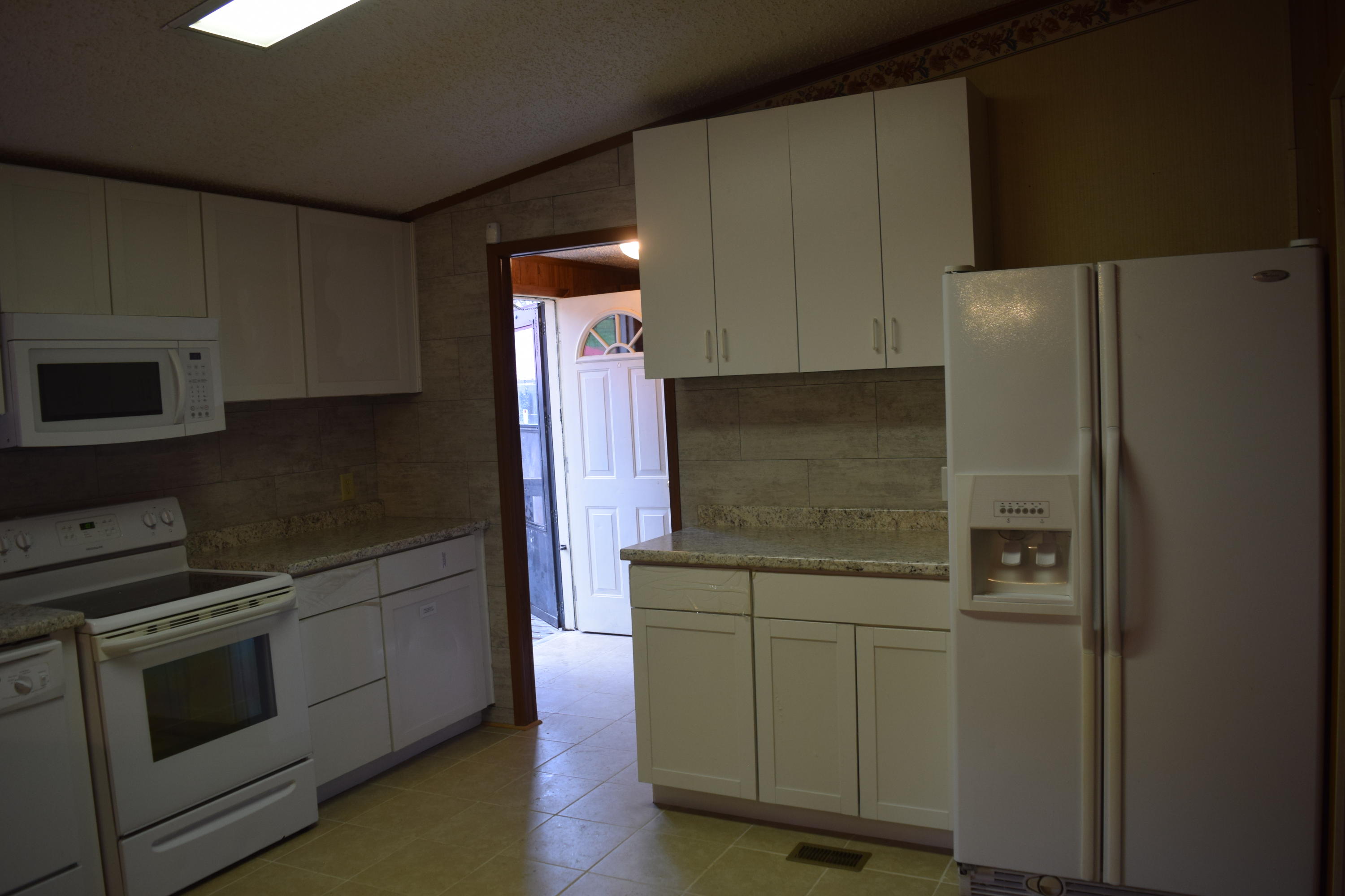 209 Luttrell Street Erwin, TN 37650 - Photo 11 of 11 DSC_0060