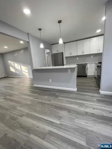 $2,700 | 20 C Lakeview Avenue, Leonia, NJ 07605