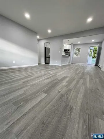 $2,700 | 20 C Lakeview Avenue, Leonia, NJ 07605