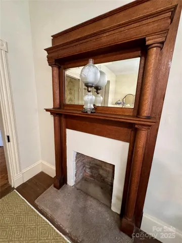 a view of a livingroom with furniture and window