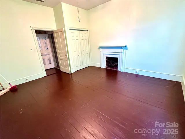 a view of an ocean from a yard