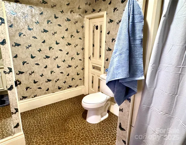 $399,000 | 4689 Lakeview Acres Road, Valdese, NC 28690