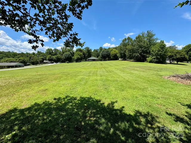 $399,000 | 4689 Lakeview Acres Road, Valdese, NC 28690