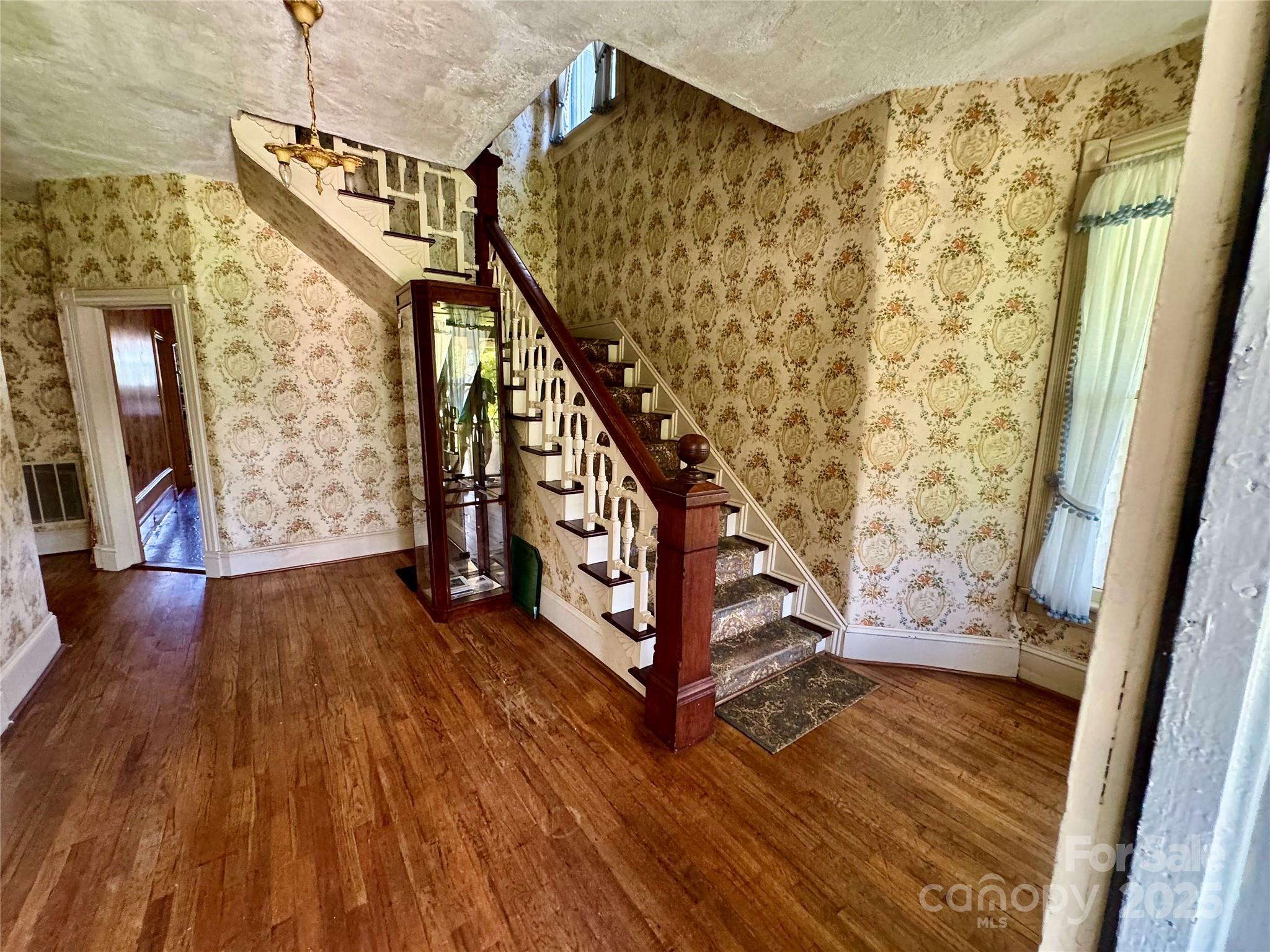 4689 Lakeview Acres Road Valdese, NC 28690 - Photo 10 of 36