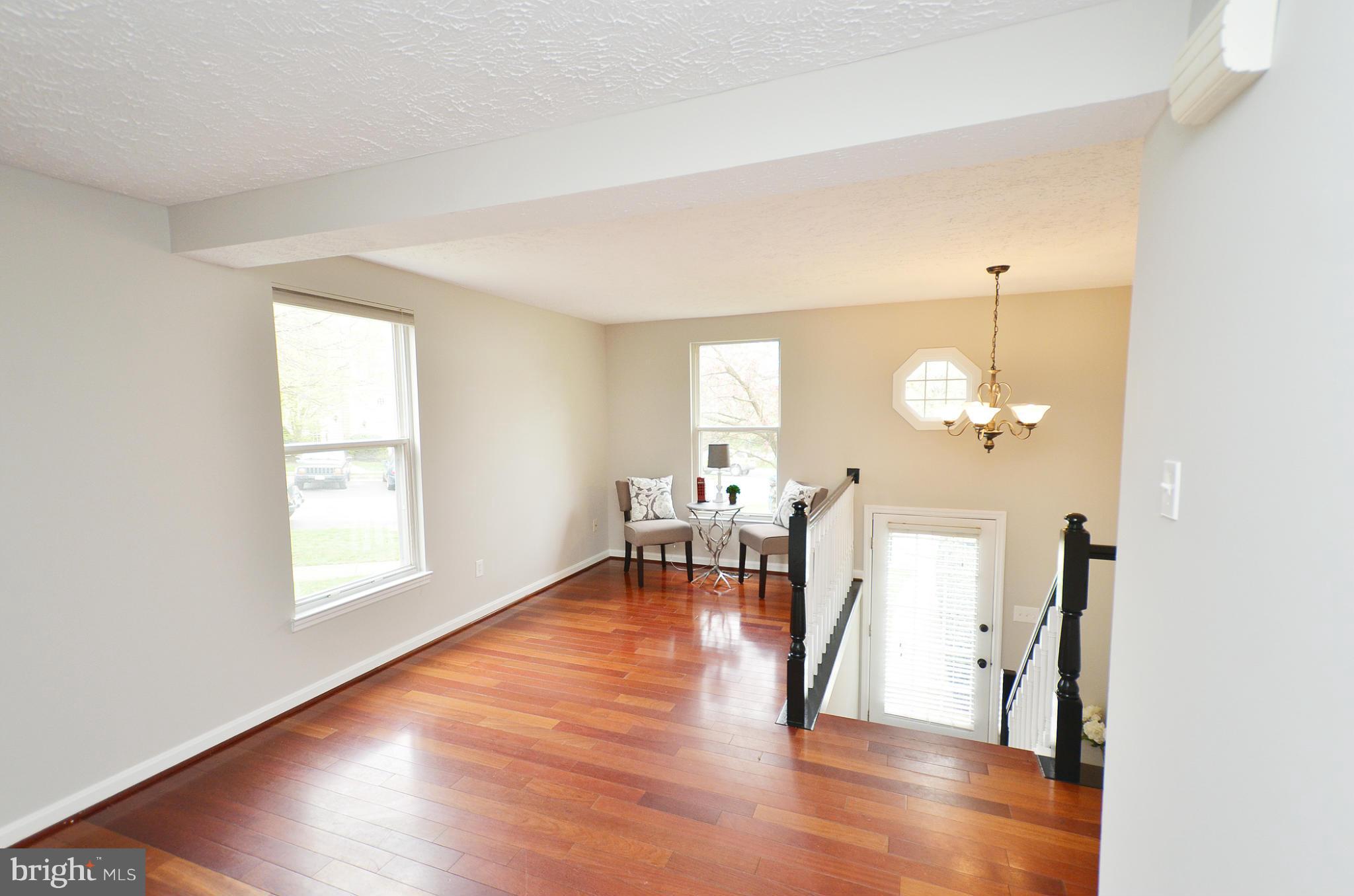 1617 Fieldthorn Drive Reston, VA 20194 - Photo 23 of 30 Living Room