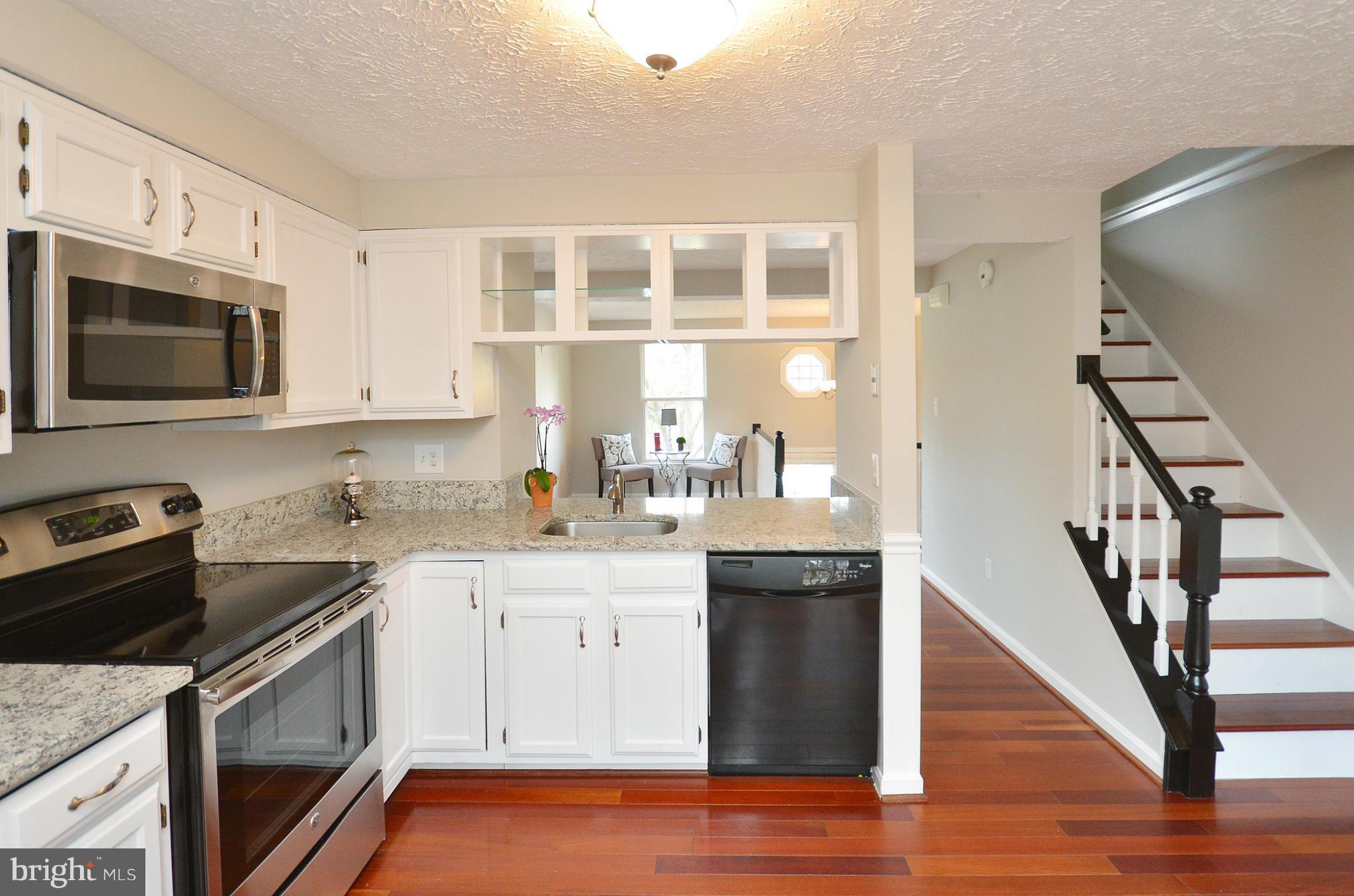 1617 Fieldthorn Drive Reston, VA 20194 - Photo 10 of 30 Updated kitchen w/ new Dallas White granite