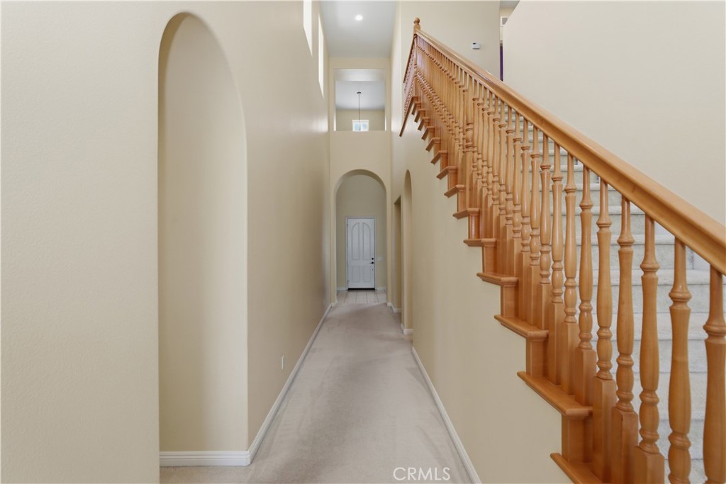 16861 Ridge Cliff Drive Riverside, CA 92503 - Photo 33 of 61 Staircase