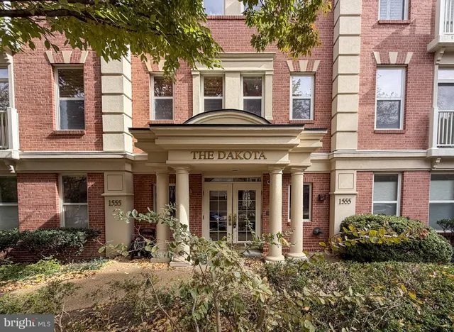 $1,275,000 | 1555 North Colonial Terrace, Unit 500, Arlington, VA 22209