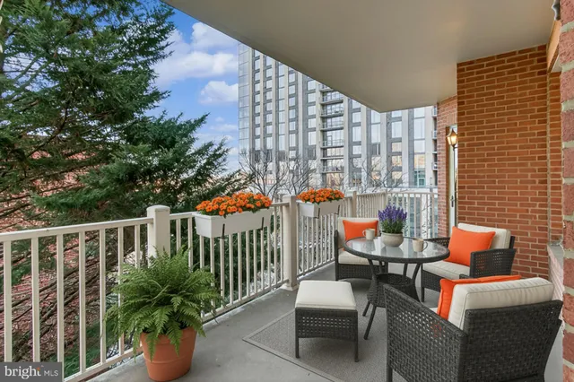 $1,275,000 | 1555 North Colonial Terrace, Unit 500, Arlington, VA 22209