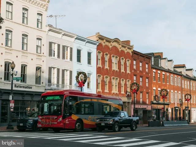 $1,275,000 | 1555 North Colonial Terrace, Unit 500, Arlington, VA 22209