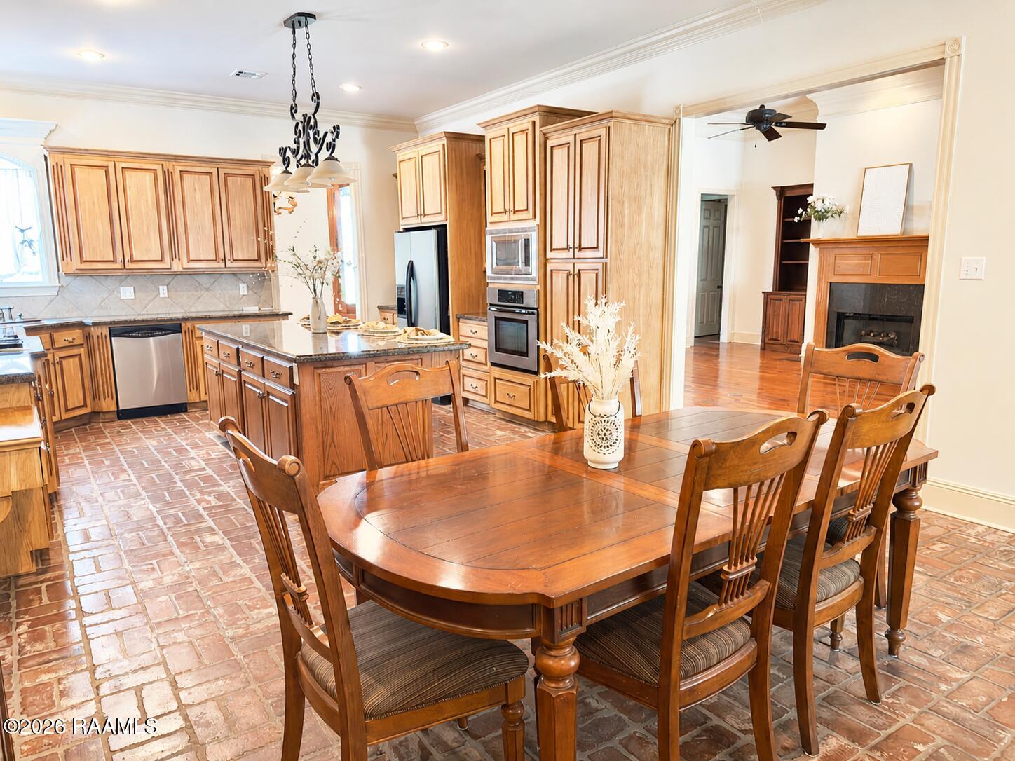 116 Isaiah Drive Lafayette, LA 70508 - Photo 11 of 40 116 Isaiah Kithen and Keeping Area Updat
