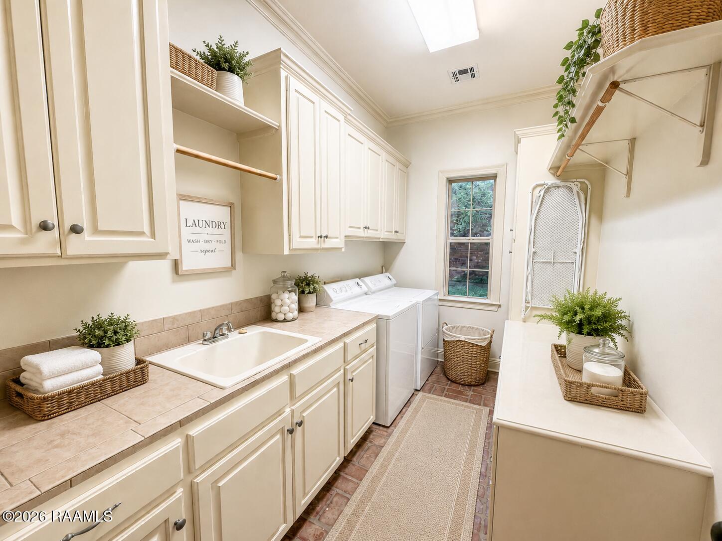 116 Isaiah Drive Lafayette, LA 70508 - Photo 15 of 40 116 Isaiah Laundr Room Updated and Vtua