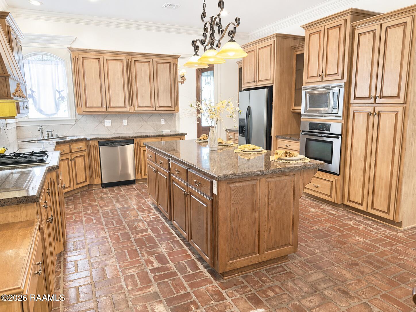 116 Isaiah Drive Lafayette, LA 70508 - Photo 10 of 40 116 Isaiah Kitchen 2 Updated