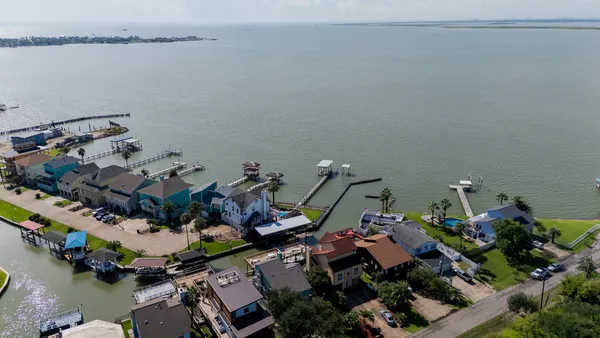 $524,000 | 1315 23rd Street, Dickinson, TX 77539